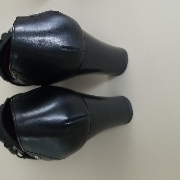 Tommy Hilfiger heels - Picture 5 of 9